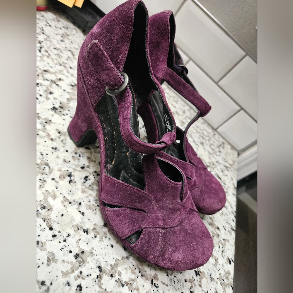 Born Women's Plum Suede Heeled Sandals - Picture 3 of 5